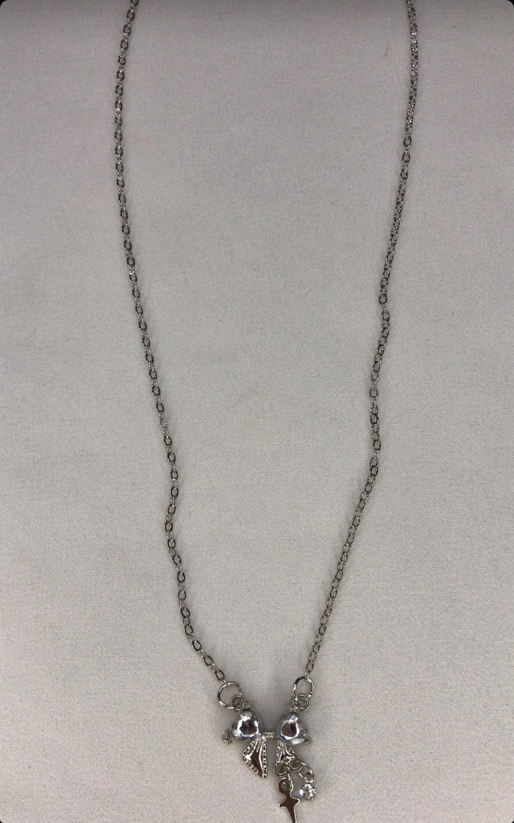 bow silver necklace Preview Image