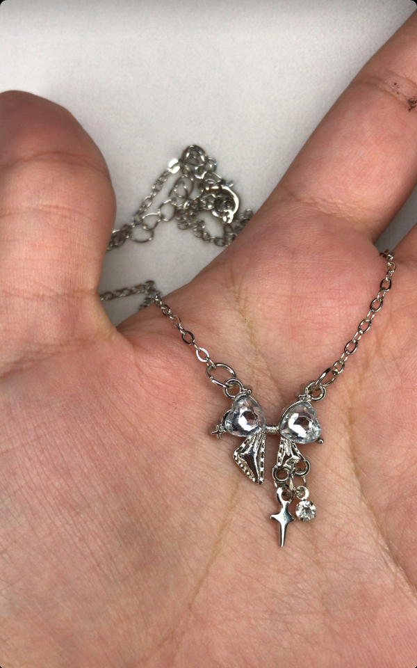 bow silver necklace Image 4 Preview