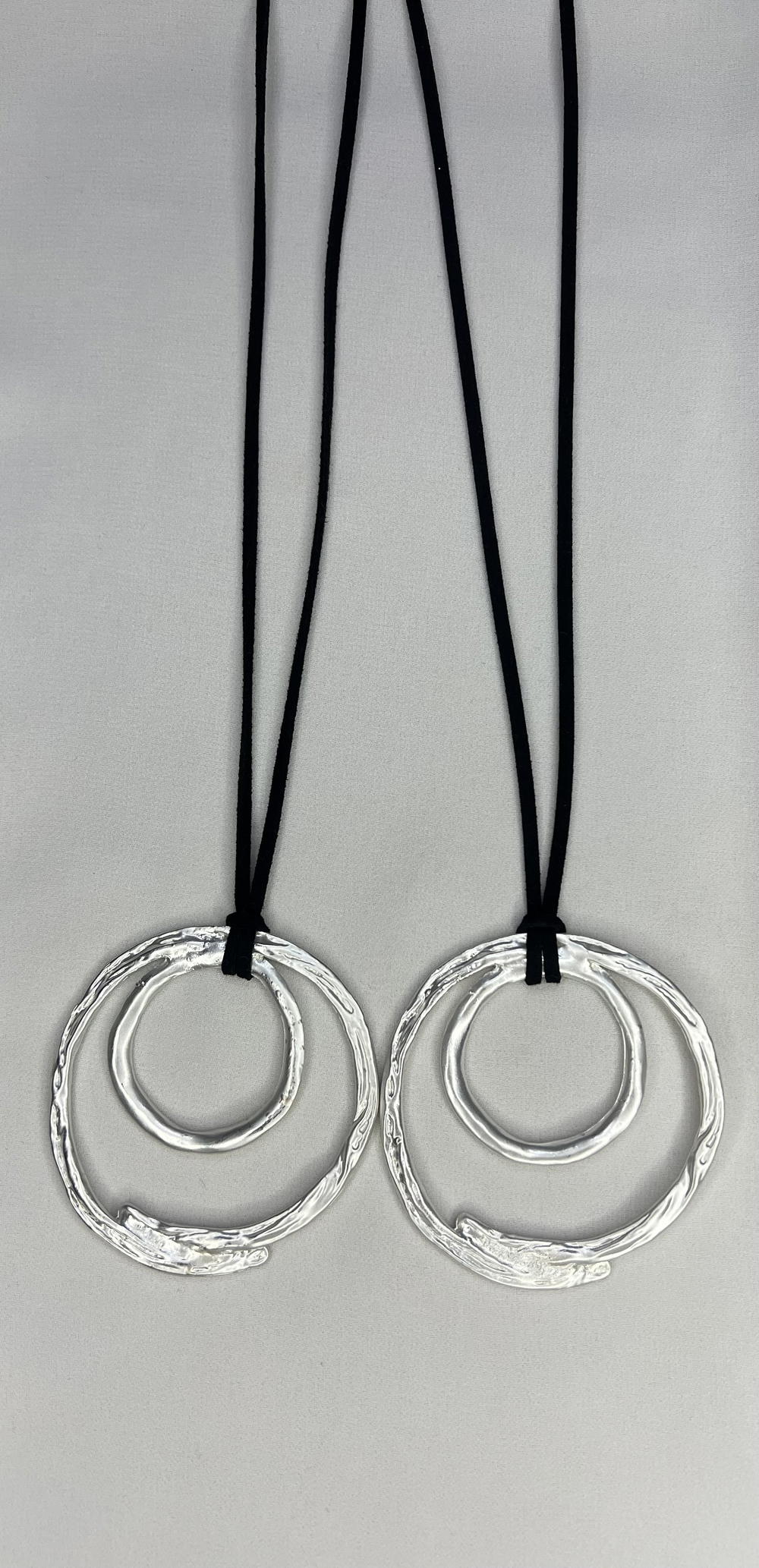 chunky circle necklace  Preview Image