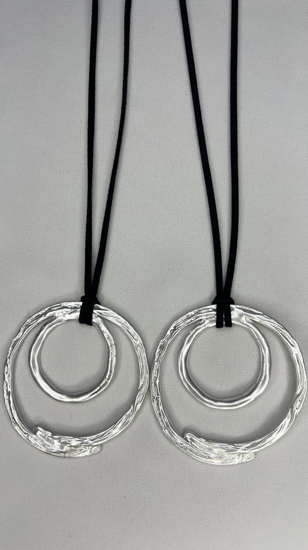 chunky circle necklace  Image 2 Preview