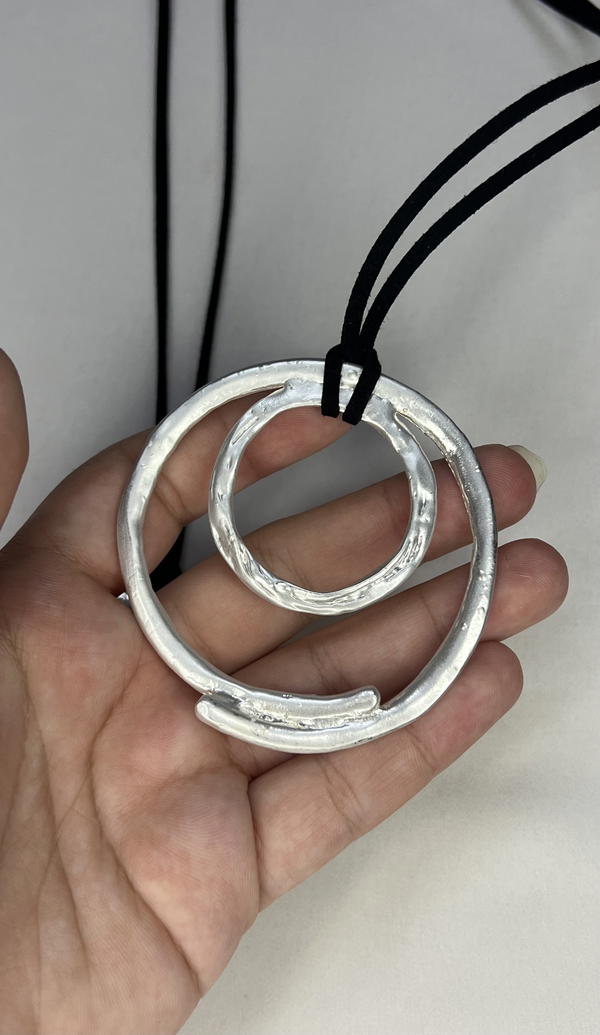 chunky circle necklace  Image 5 Preview