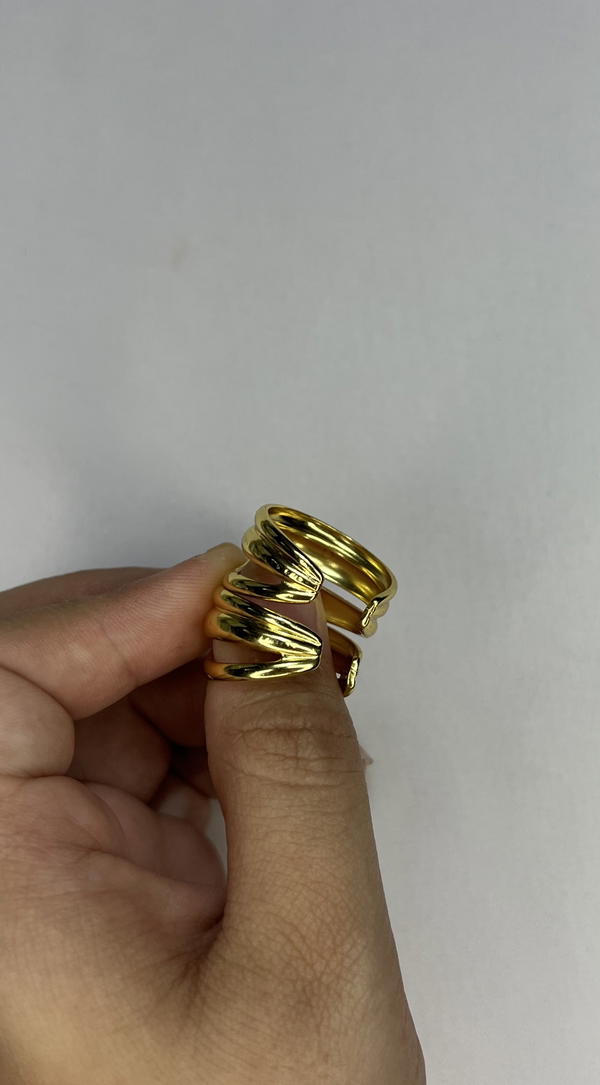 chunky gold ring  Image 5 Preview