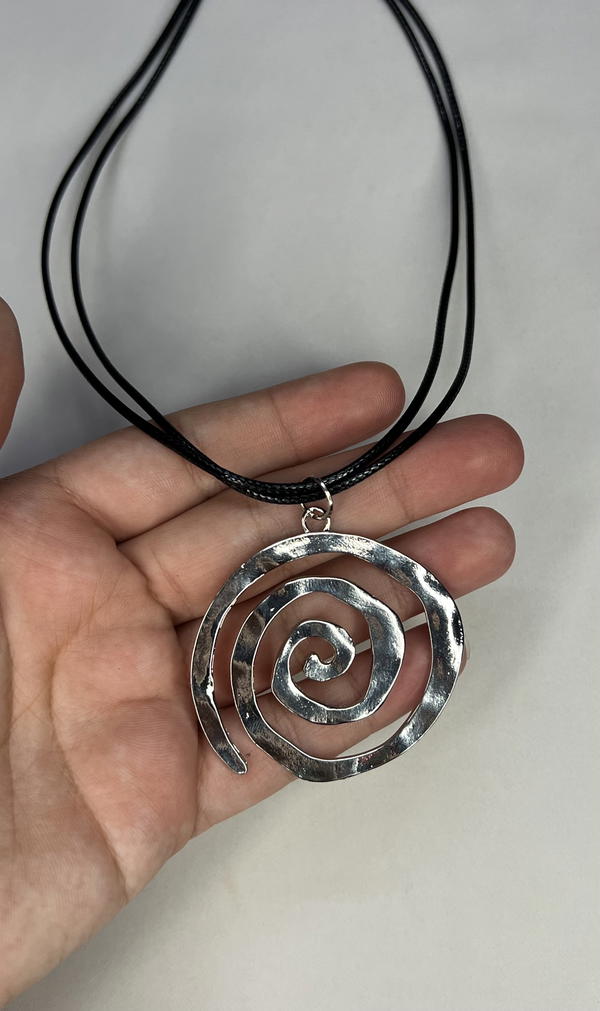 chunky spiral necklace  Image 4 Preview