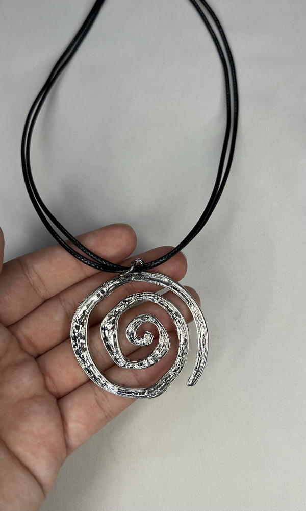 chunky spiral necklace  Image 5 Preview