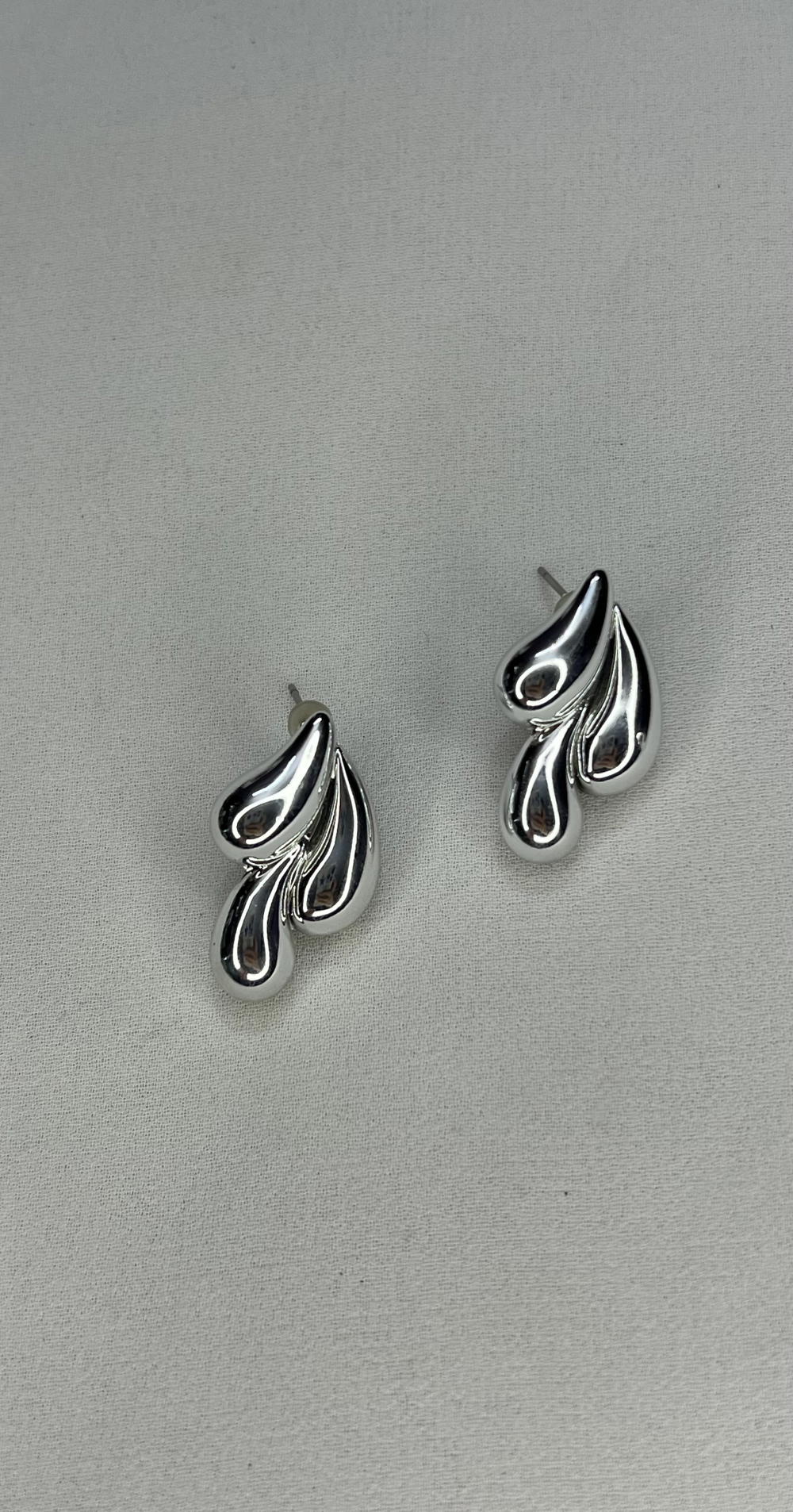 drop earrings  Preview Image