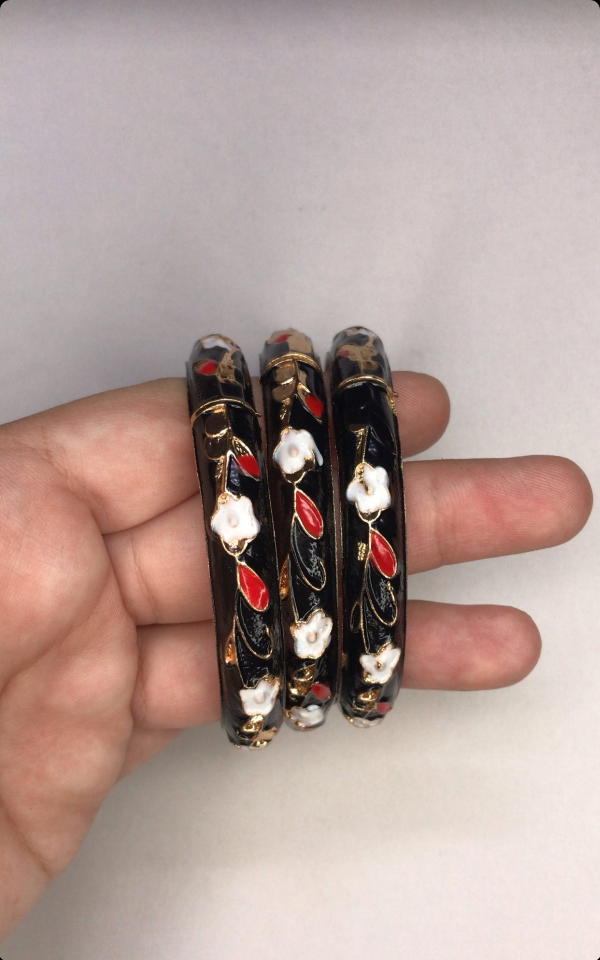 flower bangle (black) Image 1 Preview