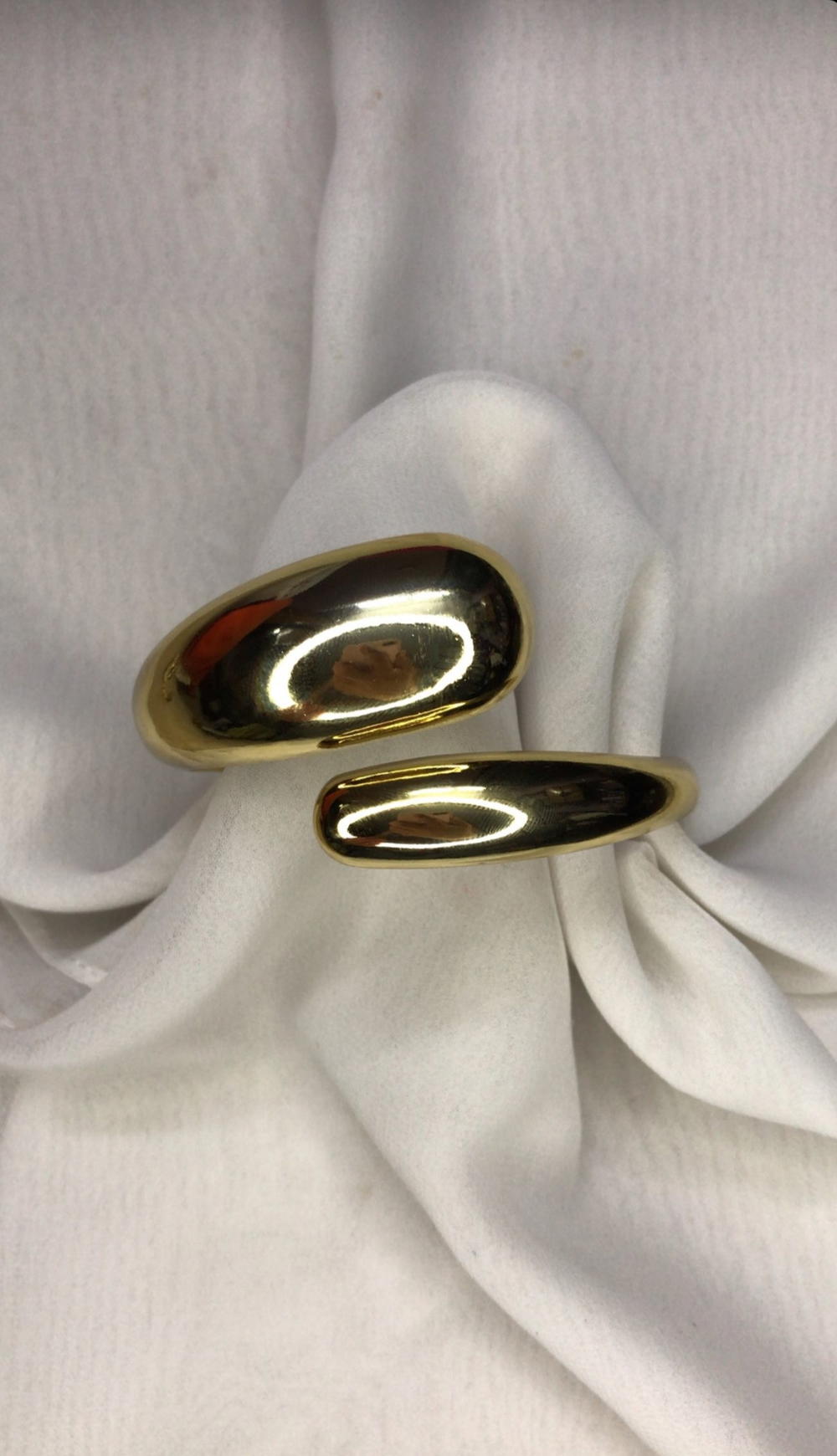 gold bangle  Preview Image