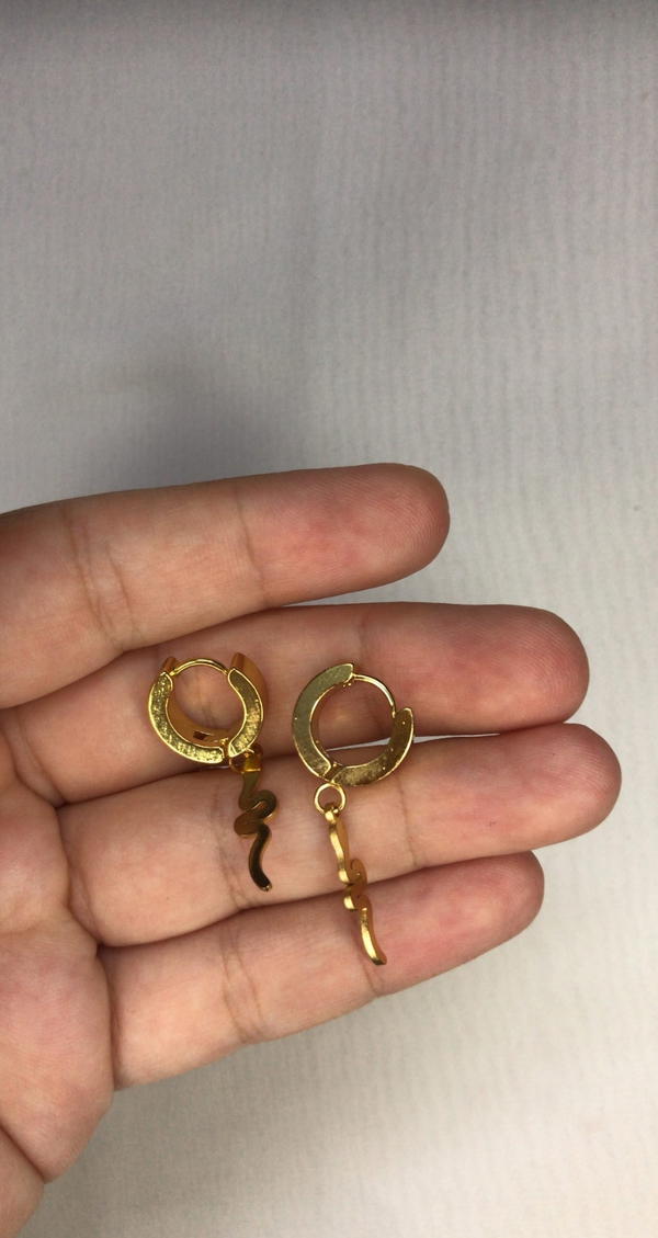gold clips ear  Image 5 Preview