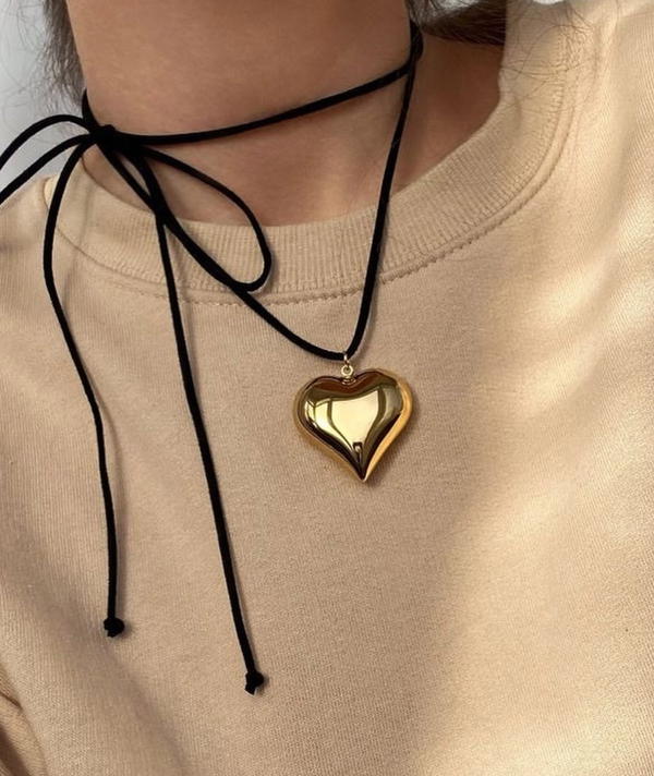 gold heart necklace  Image 5 Preview