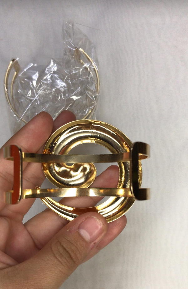 gold bangle  Image 4 Preview