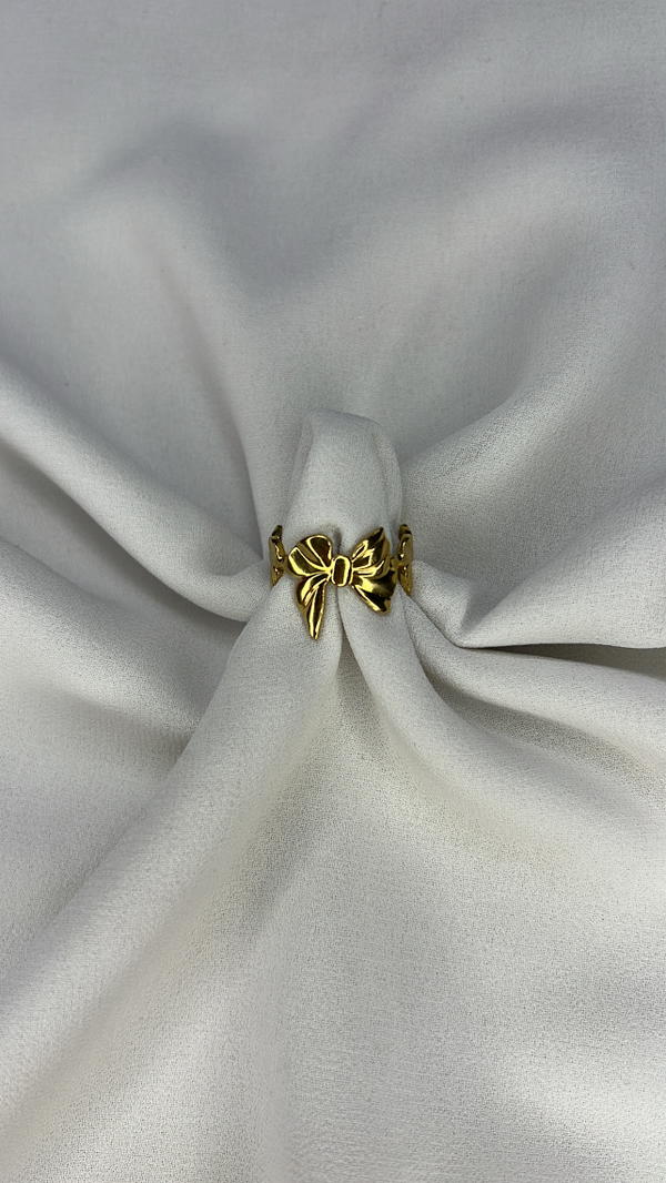 gold bow ring Image 1 Preview