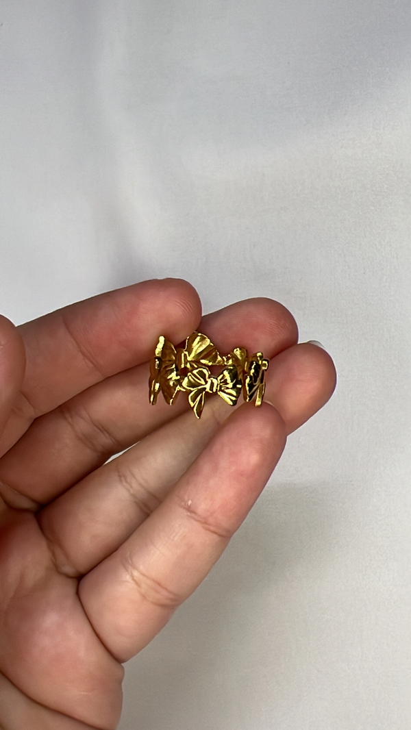 gold bow ring Image 5 Preview