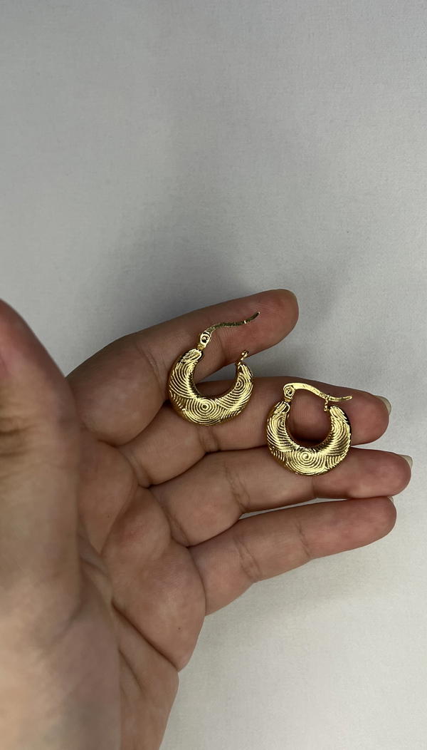 golden earrings  Image 7 Preview