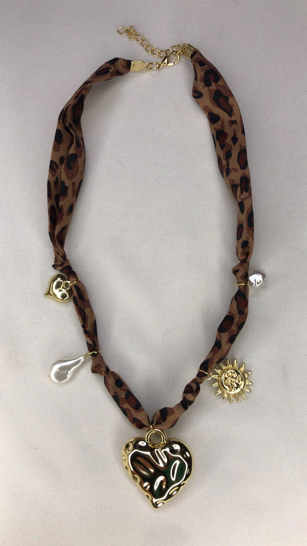 gold heart necklace (stain) Preview Image