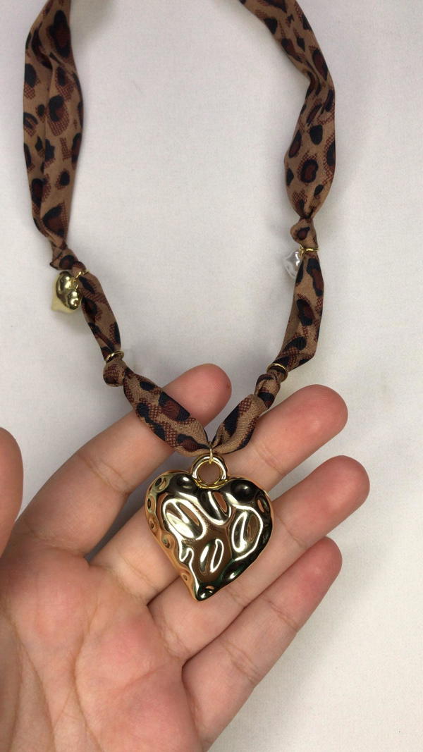 gold heart necklace (stain) Image 4 Preview