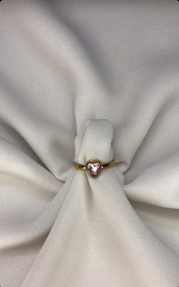 gold heart ring Image 3 Preview