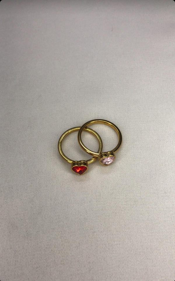 gold heart ring Image 5 Preview