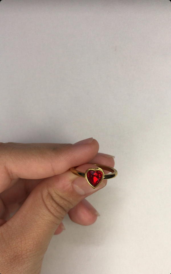 gold heart ring Image 6 Preview