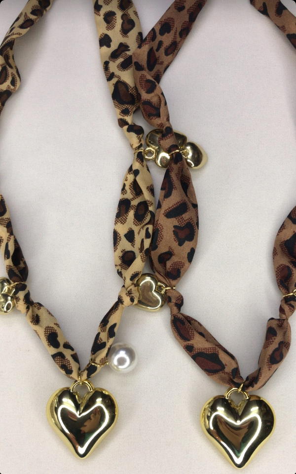 gold heart stain necklace  Image 6 Preview