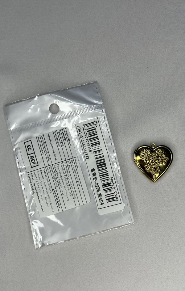 gold locket  Image 1 Preview