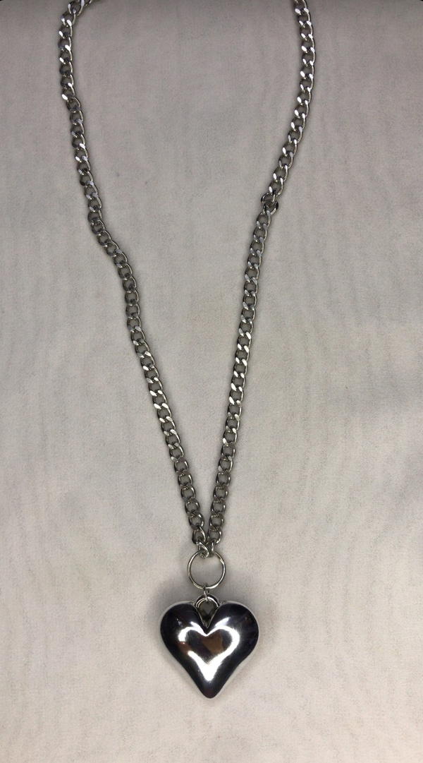 heart necklace  Image 1 Preview