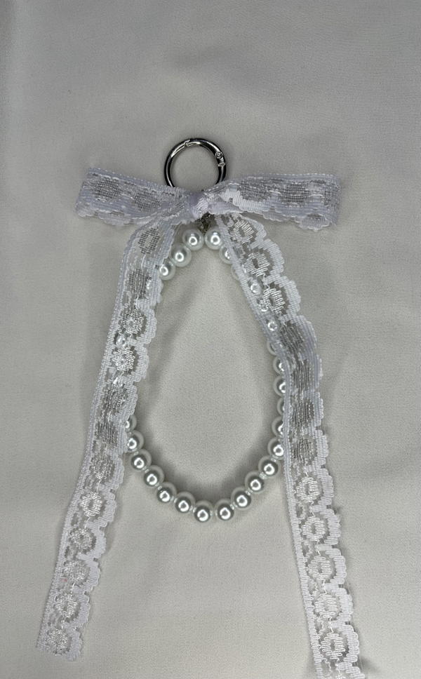 lace pearls bag charm Image 2 Preview