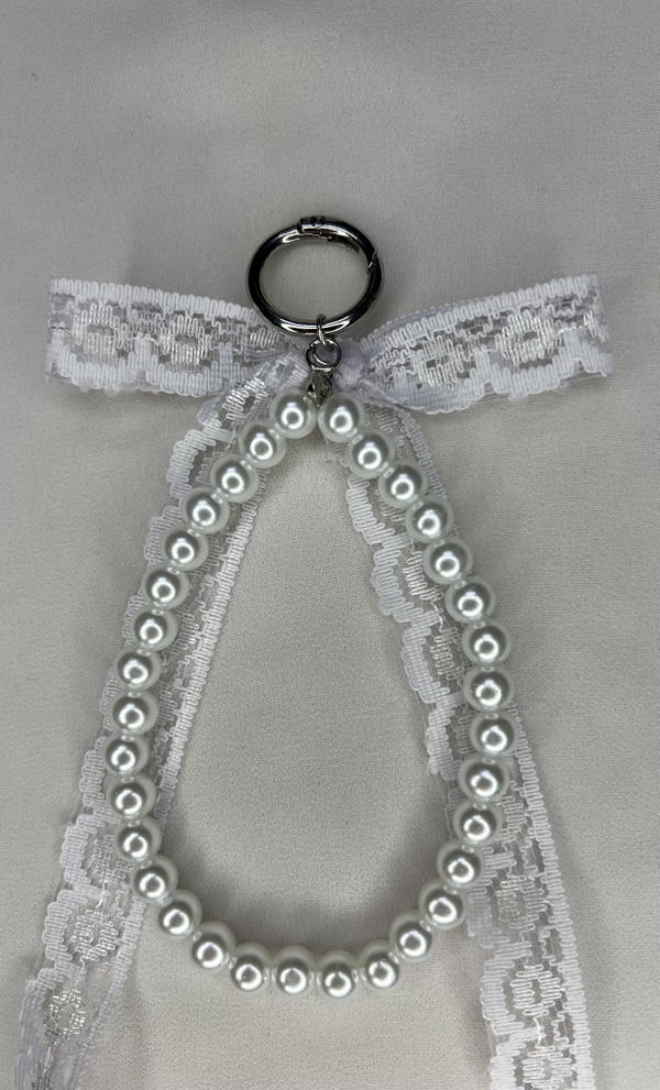 lace pearls bag charm Image 3 Preview
