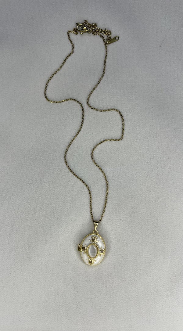oval locket  Image 1 Preview