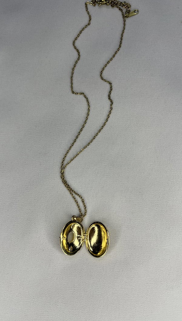 oval locket  Image 4 Preview
