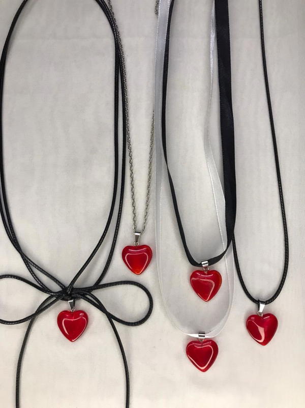 red heart necklace  Image 1 Preview