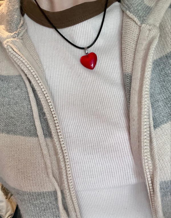 red heart necklace  Image 6 Preview