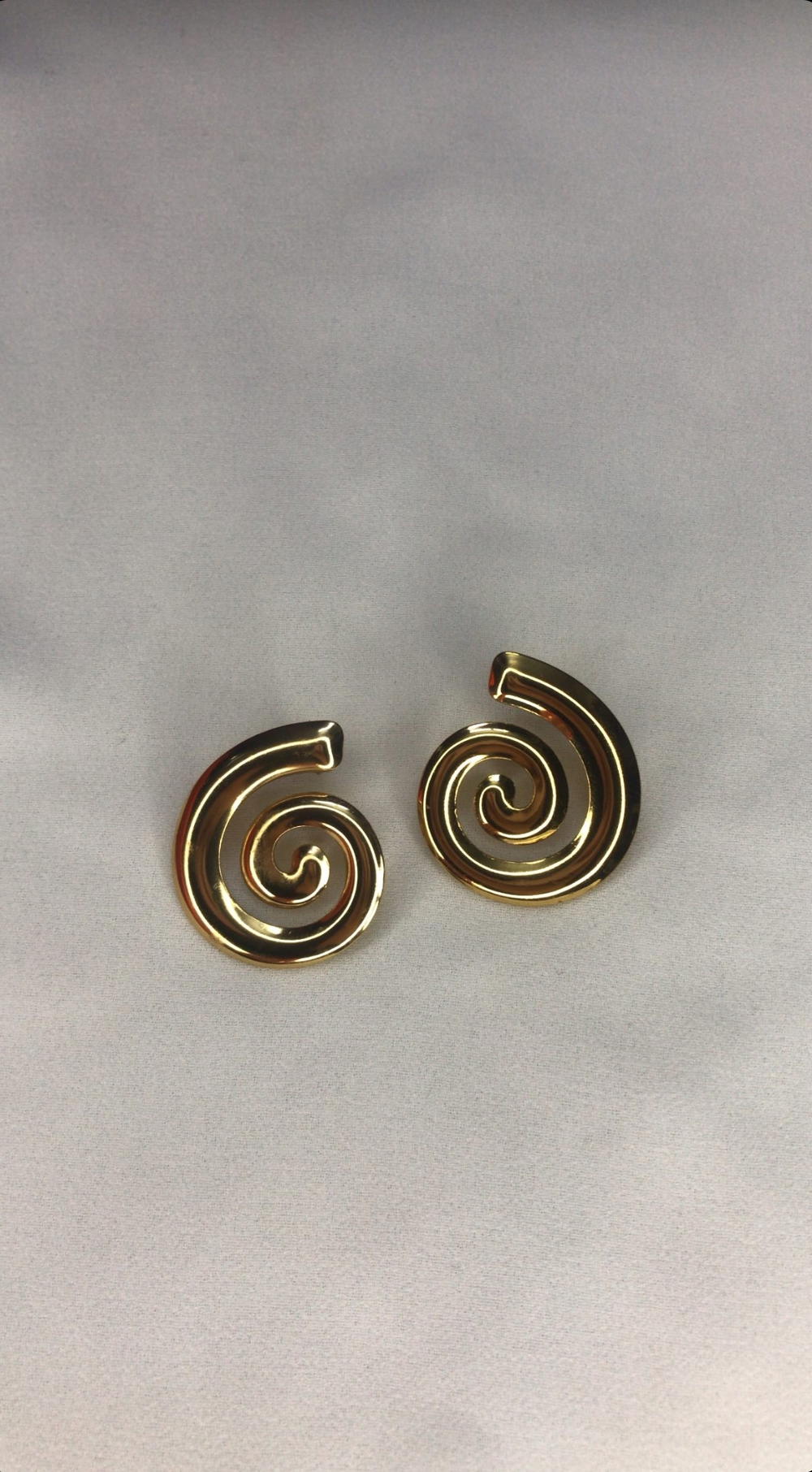 spiral earrings Preview Image