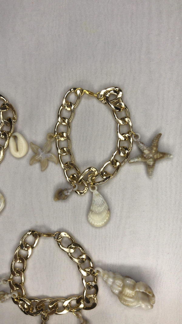 stainless shells bracelet Image 2 Preview