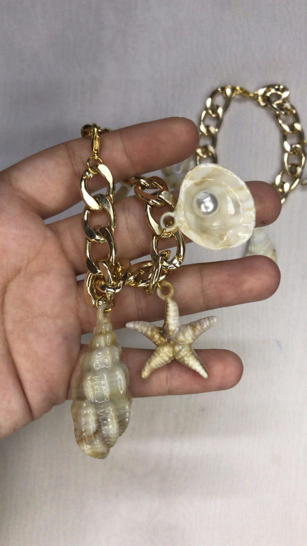 stainless shells bracelet Image 5 Preview