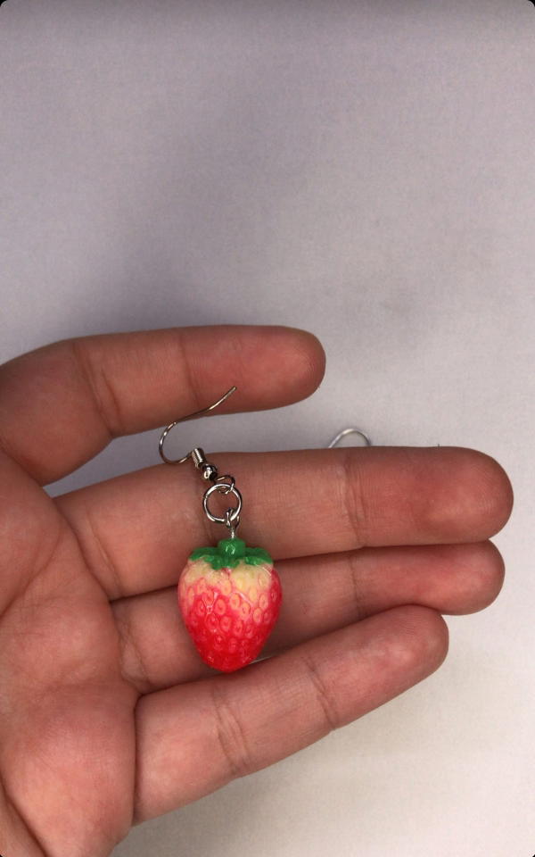 strawberry earrings  Image 1 Preview
