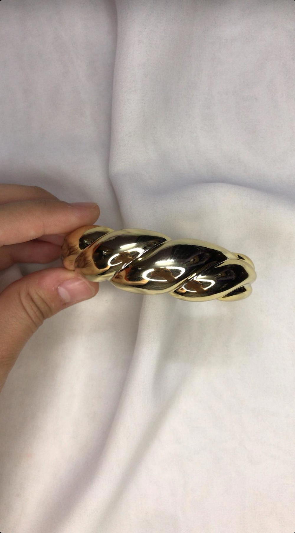 twisted bangle  Preview Image
