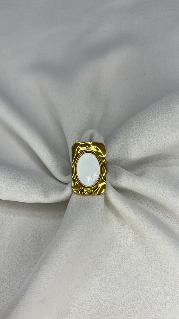 white stones ring Image 2 Preview