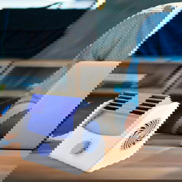  موزع هواء للسيارة سرعتين مع حافظة حرارة لظهر كرسي السيارة Image 1 Preview
