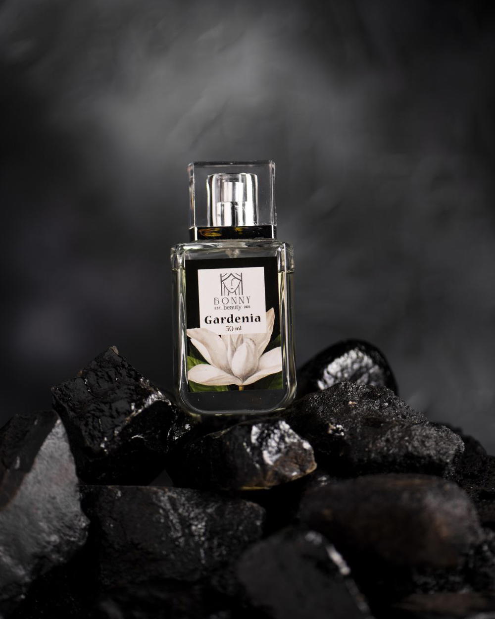 ​عطر جاردينيا (Gardenia) – لمسة من الرقي الكلاسيكي والجمال الخالد Preview Image