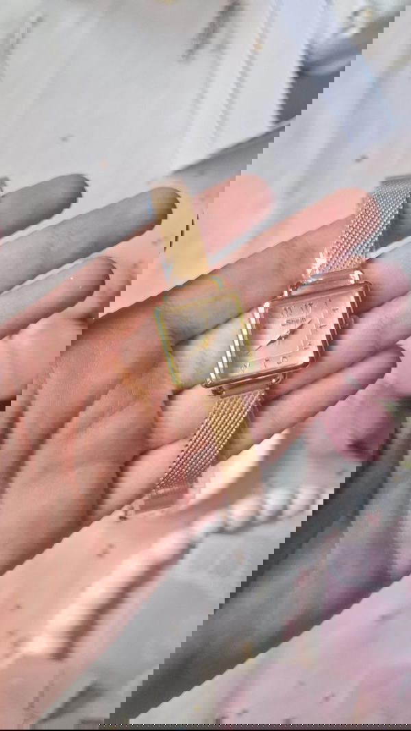 ساعه شى ان مربع  Image 1 Preview