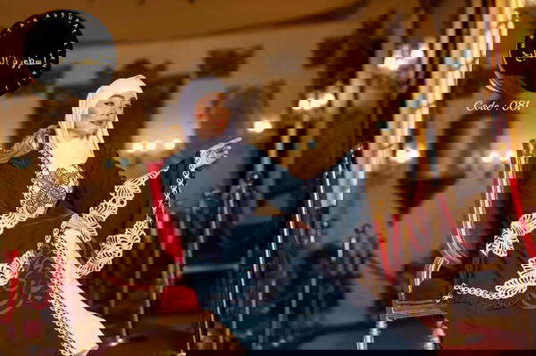 عباية حرير الوان بندة قوس تناسب جميع الازواق ❤️💫 Image 5 Preview