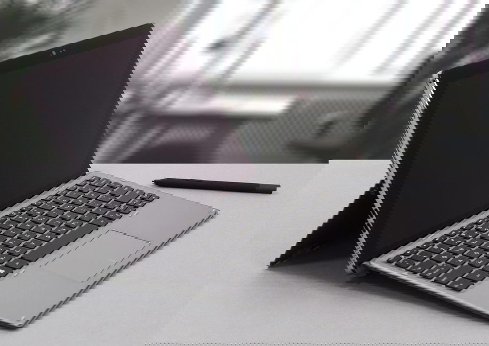 Dell latitude 7210 2 in 1 core i5 Preview Image