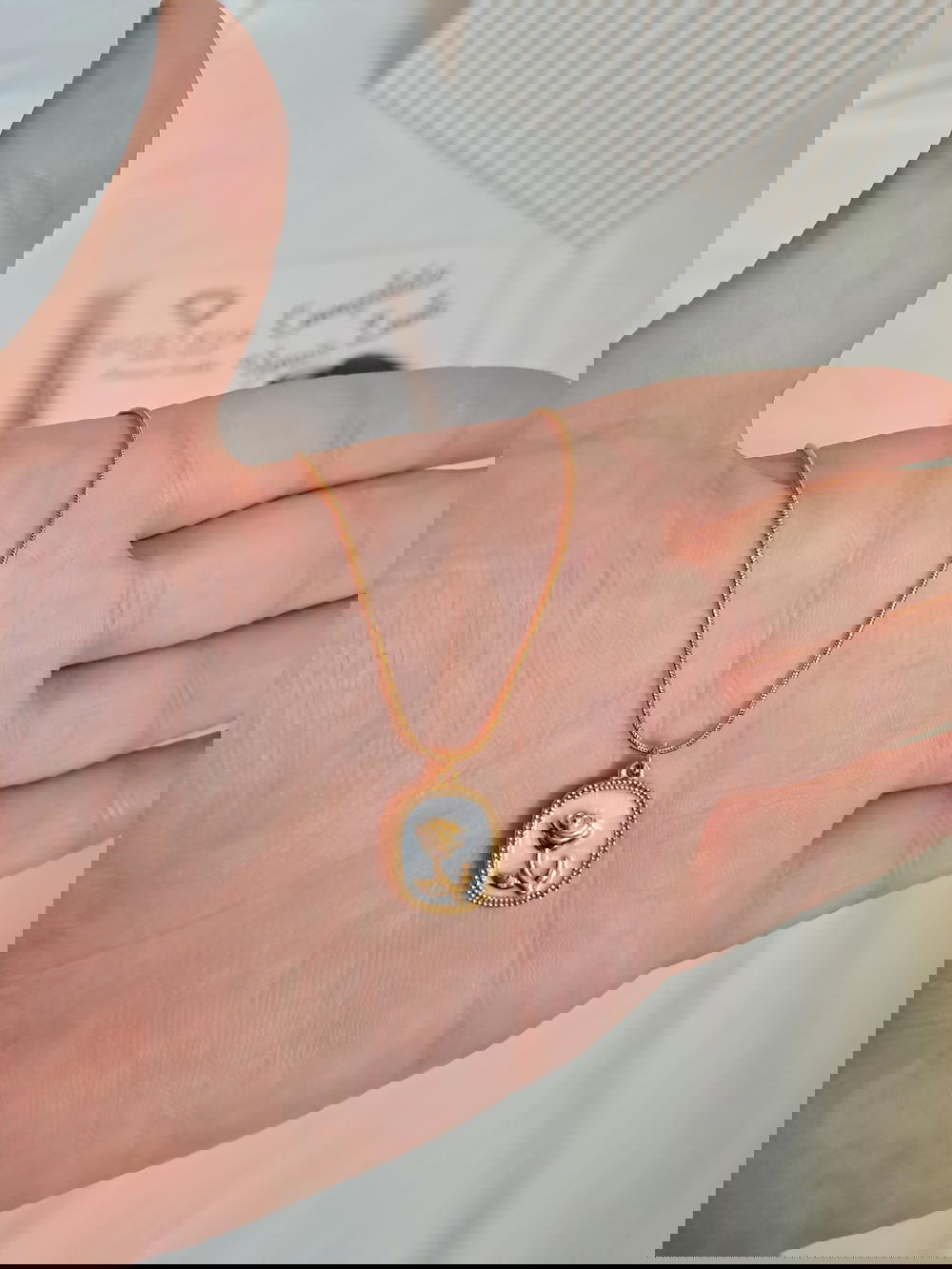 سلسلة وردة ابيض Preview Image