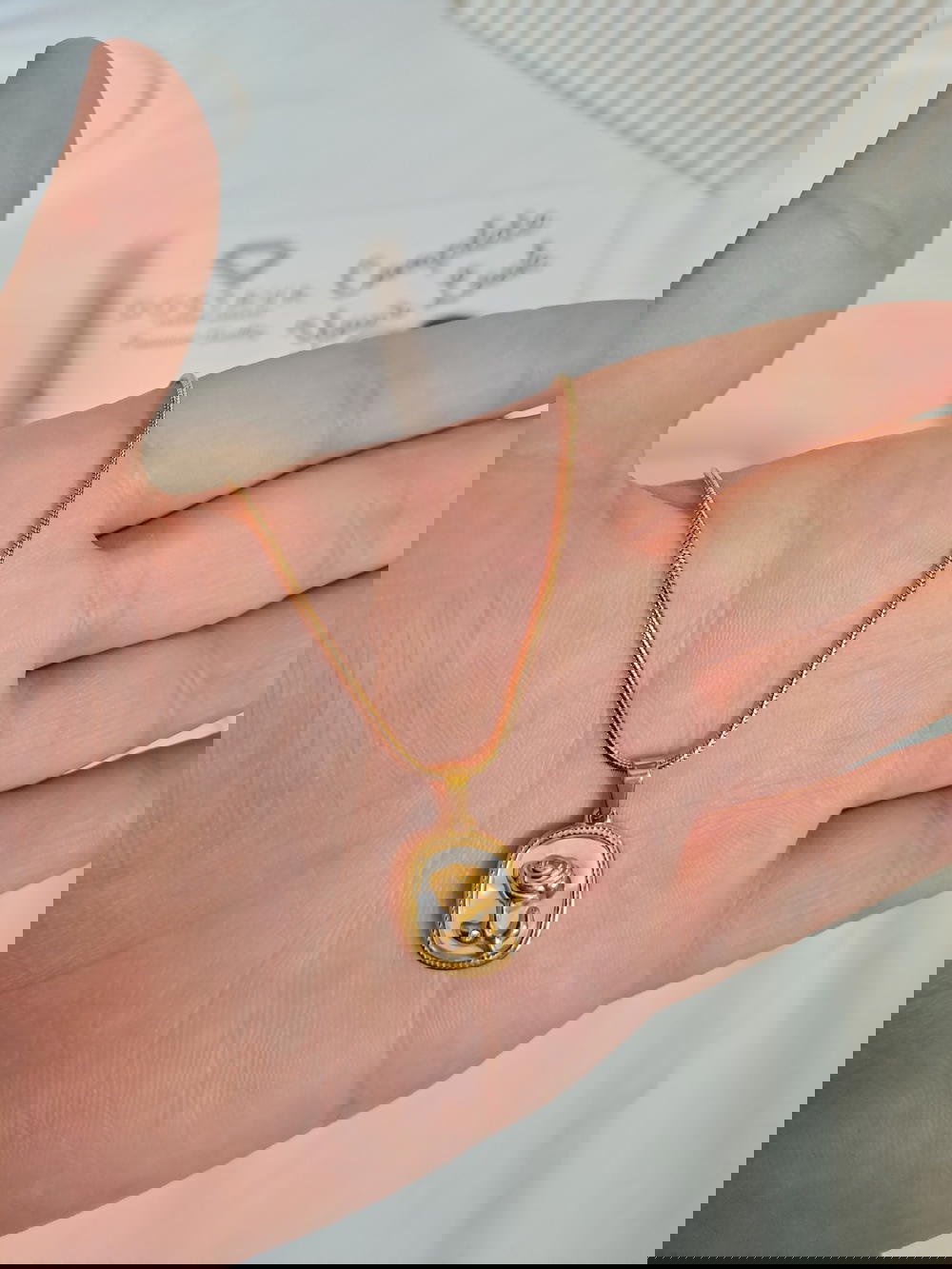 سلسلة وردة ابيض Preview Image