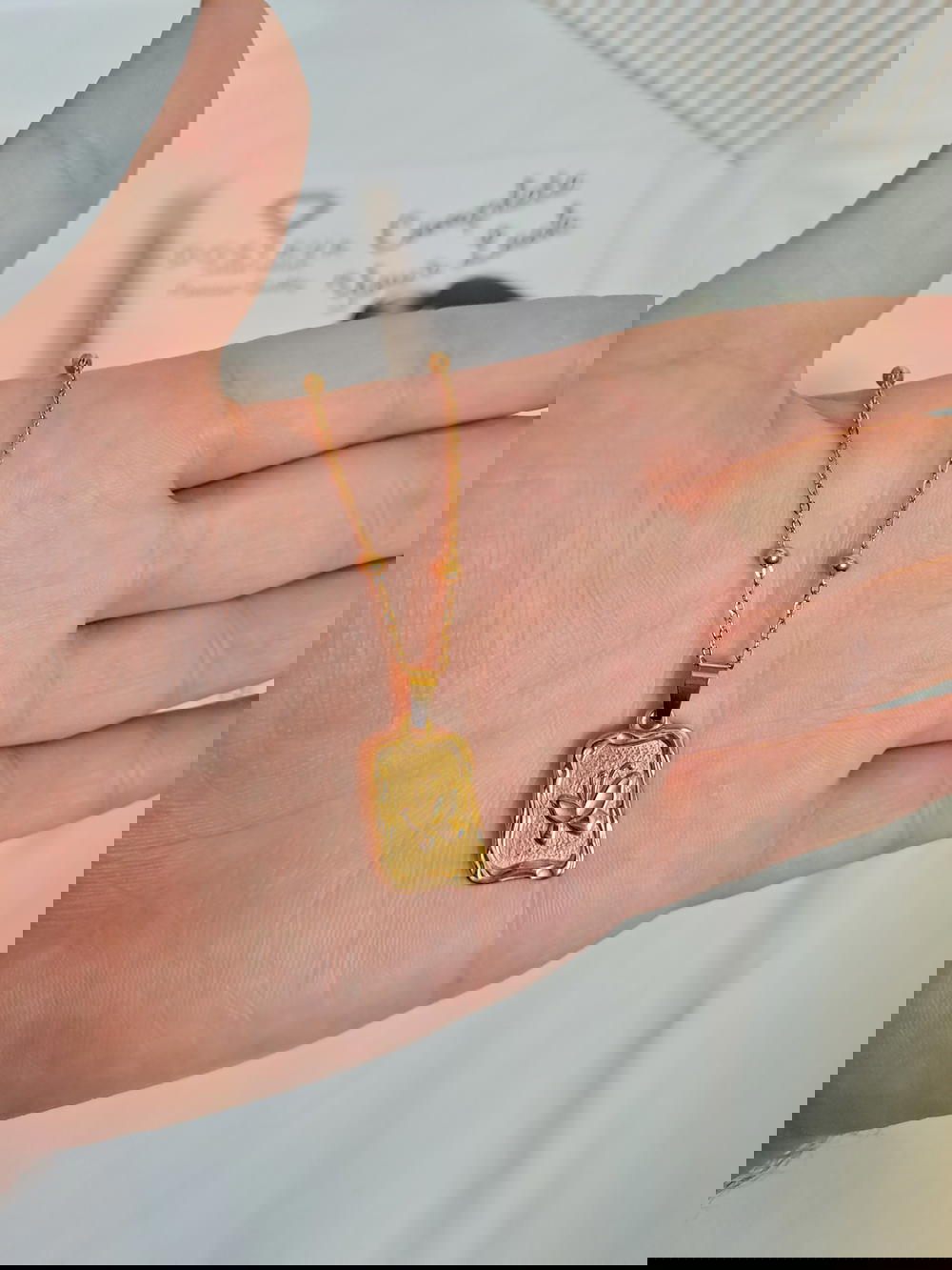 سلسلة فراشة جولد Preview Image