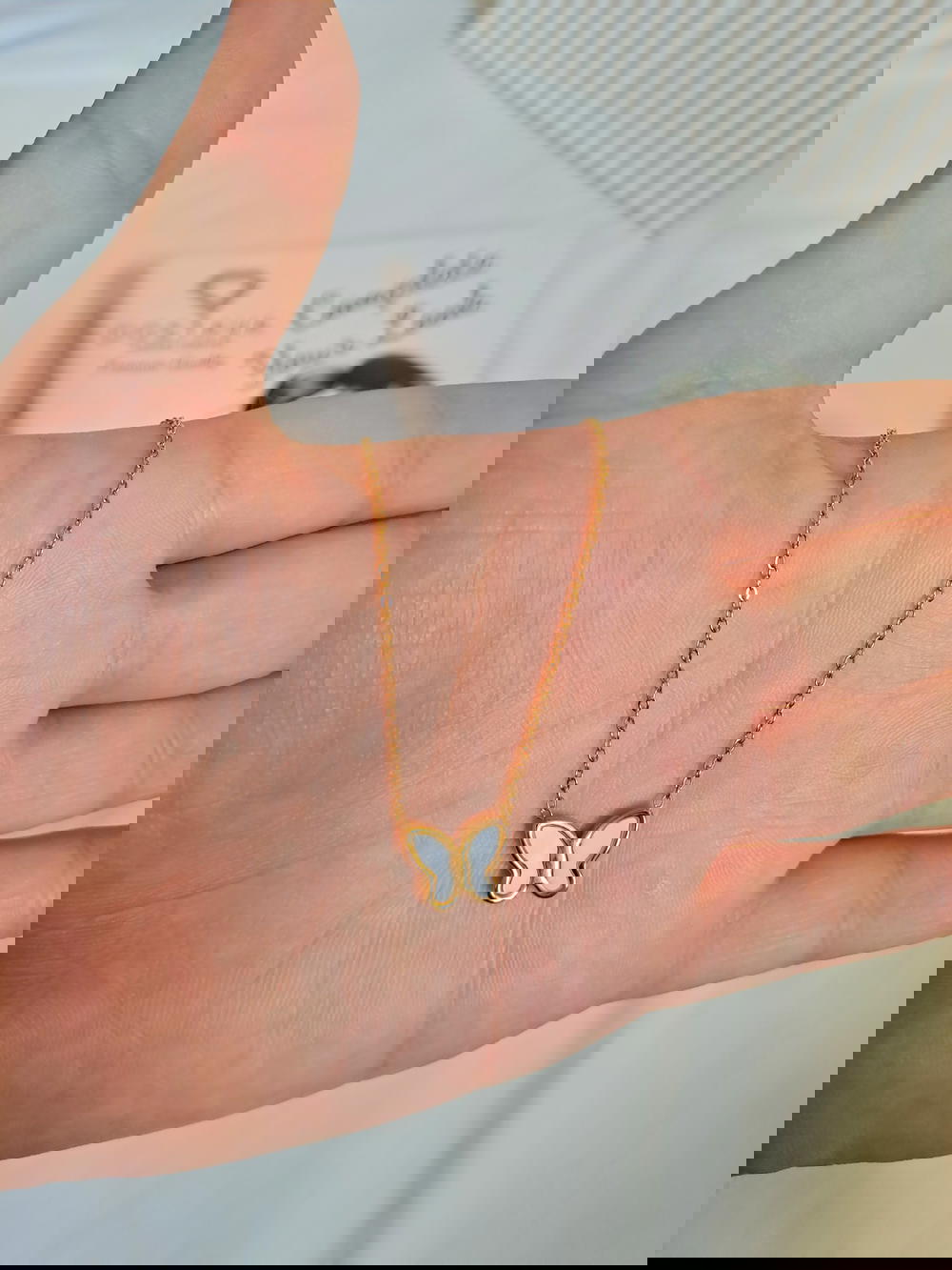 سلسلة فراشة صدفة ابيض Preview Image