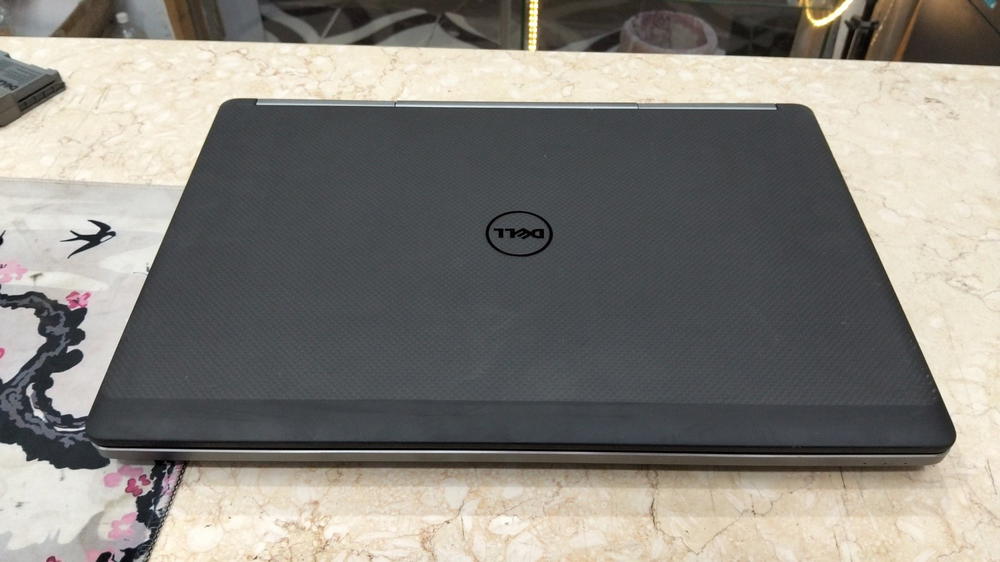 Dell Precision 7710, EXON E3-1505M Preview Image