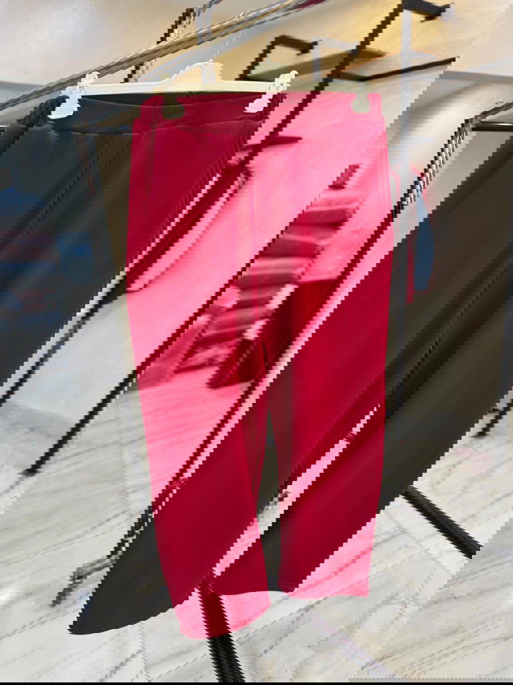suit pants لون احمر  Preview Image