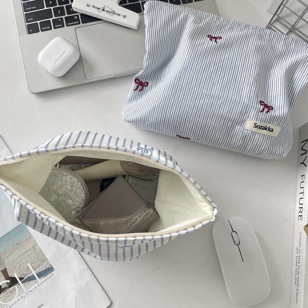 Checkered dark blue flower Image 3 Preview