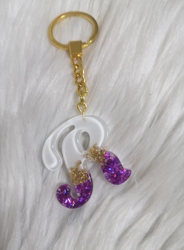 ميدالية حرف R من الريزن Image 2 Preview